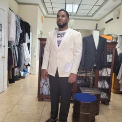 Momo Custom Tailor