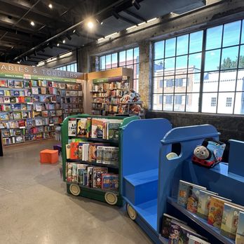 Barnes & Noble - Book train for the kids - Bookstores Near Me - Washington, DC, District of Columbia