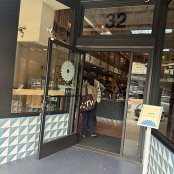 Hardware Coffee - Cafes Near Me - San Francisco, California