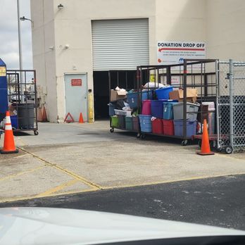 Sunshine Thrift Stores - donation drop off area - Thrift Stores Near Me - Tampa, Florida Sunshine Thrift Stores - donation drop off area - Thrift Stores Near Me - Tampa, Florida