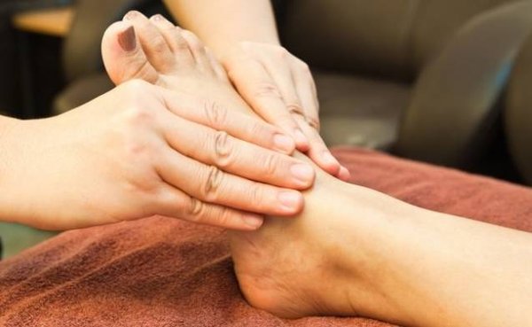 Fullerton Spa by null