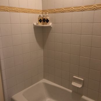Lamp Post Lodge - Bathtub/shower - Vacation Rentals Near Me - Westcliffe, Colorado Lamp Post Lodge - Bathtub/shower - Vacation Rentals Near Me - Westcliffe, Colorado