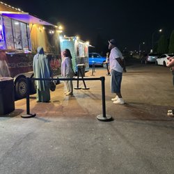 Sabor Tacos - Line longer then what shows in picture