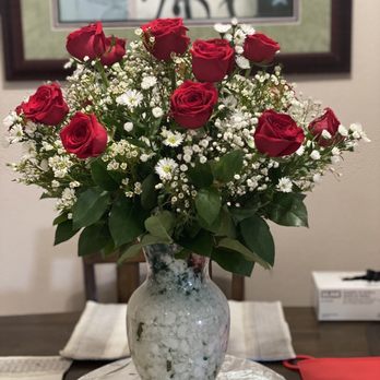 Commerce Flowers - Red roses arrangement! - Florists Near Me - City Of Commerce, California Commerce Flowers - Red roses arrangement! - Florists Near Me - City Of Commerce, California
