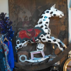 Antiques By the Beach - Alfred.M.villa
