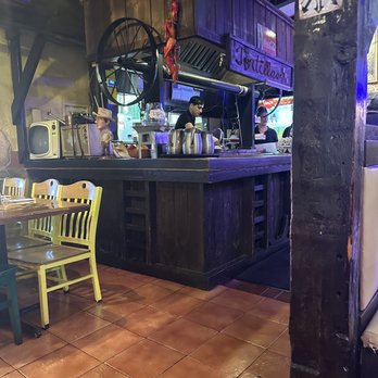 El Ranchito - Bar - Mexican Near Me - Dallas, Texas
