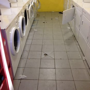 Shadow Point Apartments - Nasty laundry room - Apartments Near Me - Spring Valley, California Shadow Point Apartments - Nasty laundry room - Apartments Near Me - Spring Valley, California
