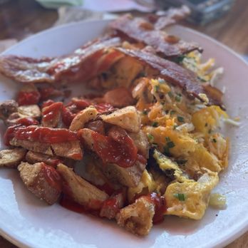 Island Lava Java - Luau omelette w/ shredded pork, pineapple and shredded cheese. - American Near Me - Kailua Kona, Hawaii Island Lava Java - Luau omelette w/ shredded pork, pineapple and shredded cheese. - American Near Me - Kailua Kona, Hawaii