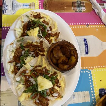 Taco y Tequila - Gringa Pastor Traditional. Like the regular taco but with flour tortilla and cheese - Tacos Near Me - Cancún, ROO Taco y Tequila - Gringa Pastor Traditional. Like the regular taco but with flour tortilla and cheese - Tacos Near Me - Cancún, ROO