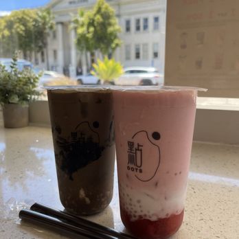 Dots Boba - Black Sesame MT w/ Mochi 黑芝麻麻薯 Strawberry Coco Sago 草莓甘露 - Bubble Tea Near Me - San Francisco, California Dots Boba - Black Sesame MT w/ Mochi 黑芝麻麻薯 Strawberry Coco Sago 草莓甘露 - Bubble Tea Near Me - San Francisco, California