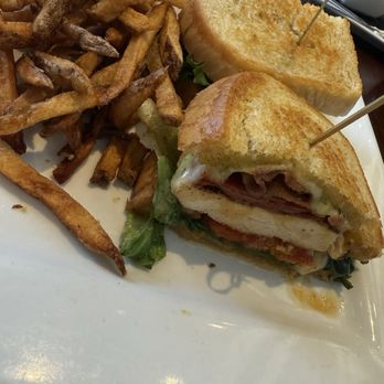 Foundry Kitchen and Bar - Gastropubs Near Me - Elyria, Ohio