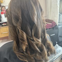 Sunny Salon