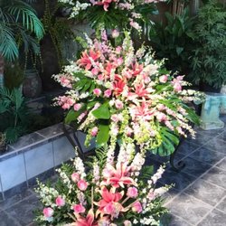 Jeff's Country Florist & Gifts - AN ARRAY OF PINK