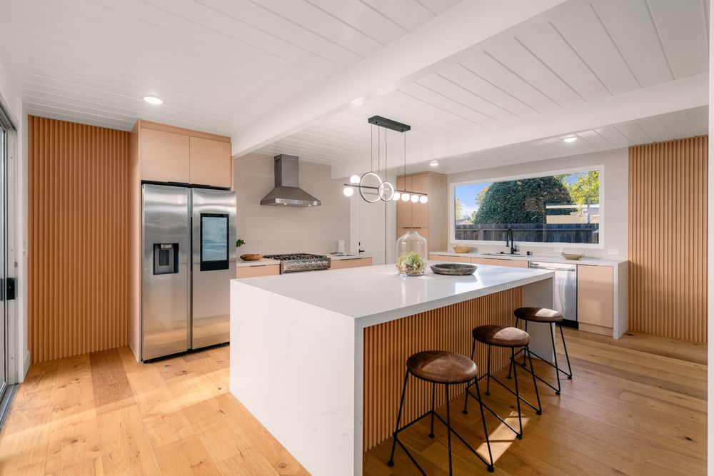 Slide of Neon Builder