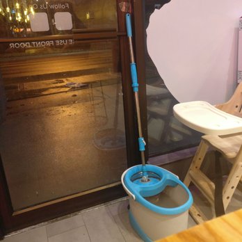 Bingsu Bean - Beautiful mop. Fantastic. Right next to my table :) - Desserts Near Me - Toronto, Ontario