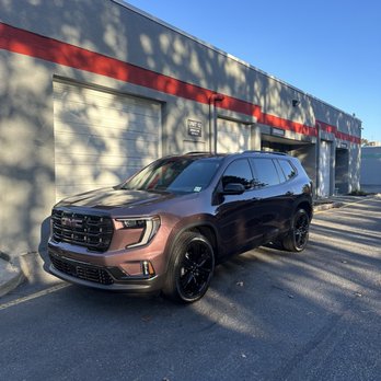 Signature Details - Front - shade doesn't help show it off - Auto Detailing Near Me Signature Details - Front - shade doesn't help show it off - Auto Detailing Near Me