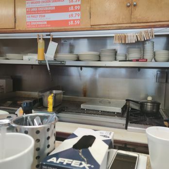 Handee Burger - a man standing in a kitchen - Burgers Near Me - Kingston, Tennessee Handee Burger - a man standing in a kitchen - Burgers Near Me - Kingston, Tennessee