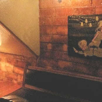 Northern Lights Lounge - The bathroom has a legit sitting room! - Lounges Near Me - Detroit, Michigan