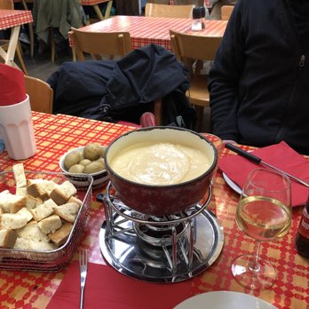Restaurant Le Lötschberg - House Fondue with Heida wine - Wine Bars Near Me - Bern, BE
