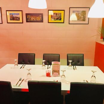 Glacier Restaurant Bar Cafe - Downstair restaurant seating arrangement for 6 guests - Asian Fusion Near Me - Odda, 12