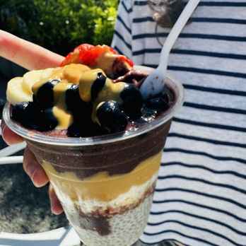 Oakberry Acai - Açaí bowl - Acai Bowls Near Me - Santa Barbara, California Oakberry Acai - Açaí bowl - Acai Bowls Near Me - Santa Barbara, California