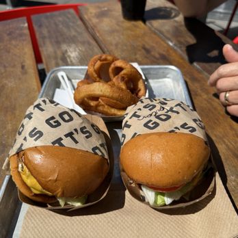 Gott's Ferry Building - Onion rings are good - Burgers Near Me - San Francisco, California