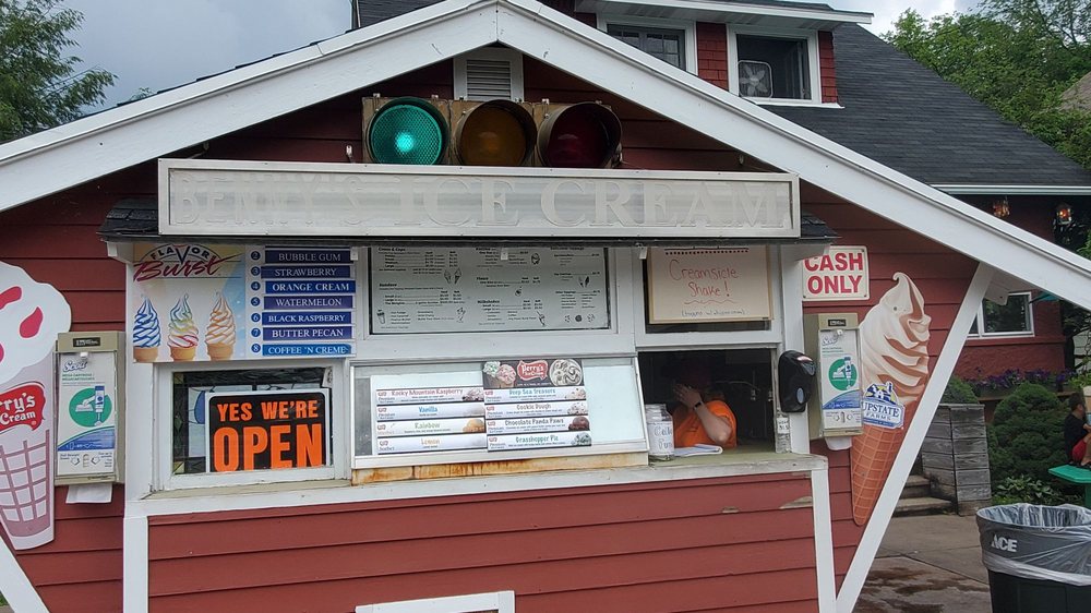 Benny's Ice Cream Logo