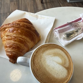 Mirabelle by Orphée - Vanilla latte with croissant - Patisserie/Cake Shop Near Me - Seattle, Washington