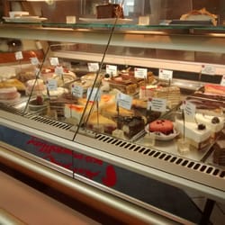 Cafe - Konditorei Heiss u Süss - Kuchenvielfalt