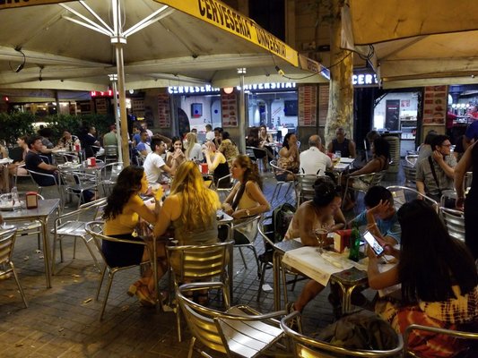 Cerveseria Universitat by null