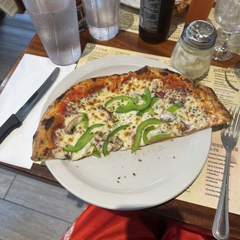 Pizzeria Dei Compari - Pizza Near Me - Montreal, Quebec