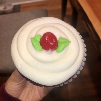 Sweet Temptations Bake Shop - Red velvet cupcake - Bakeries Near Me - Evanston, Illinois