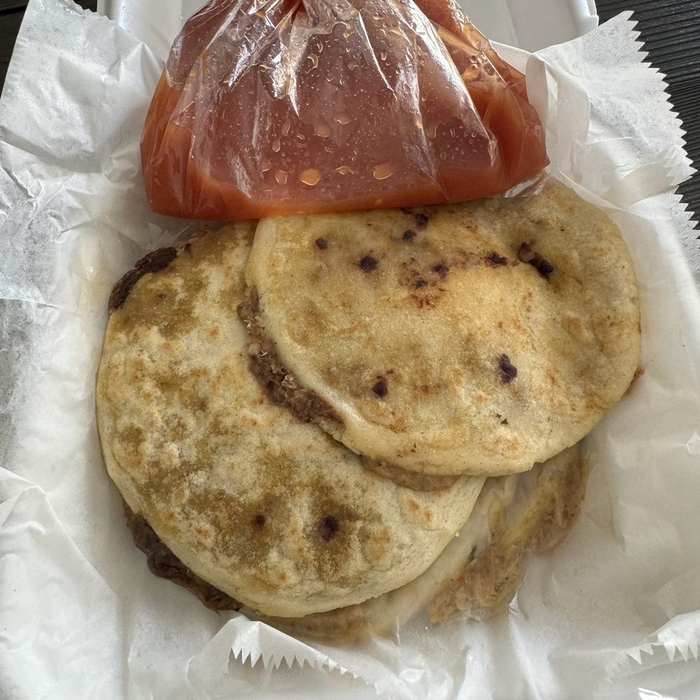 Glady's Restaurante Salvadoreño - Pupusas with the sauce - Salvadoran Near Me - Mesa, Arizona Glady's Restaurante Salvadoreño - Pupusas with the sauce - Salvadoran Near Me - Mesa, Arizona