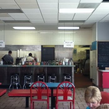 FiiZ Drinks - The display of the counters and slushie-making-magic behind the counter. - Desserts Near Me - Kaysville, Utah FiiZ Drinks - The display of the counters and slushie-making-magic behind the counter. - Desserts Near Me - Kaysville, Utah