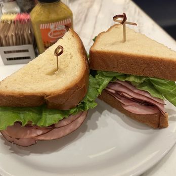 Junior's - Some of the stalest bread I've ever had - Breakfast & Brunch Near Me - Las Vegas, Nevada