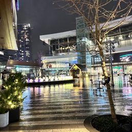 surroundings at the amazing brentwood surroundings at the amazing brentwood