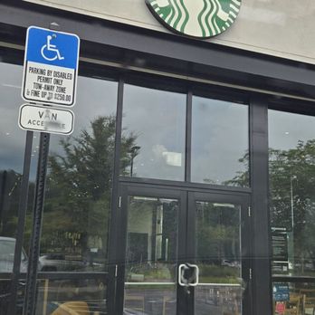 Starbucks - Coffee & Tea Near Me - Gainesville, Florida