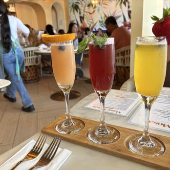 Mamimosas - Flight of tropical mimosas - Breakfast & Brunch Near Me - West Covina, California