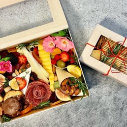 Maple & Mint - Small box, big enough to share