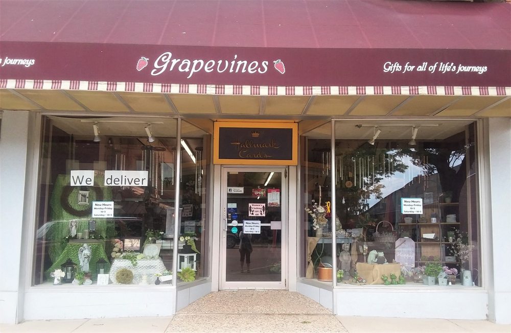 GRAPEVINES FLOWER GARDEN Updated June 2024 19 Photos 113 N Egan