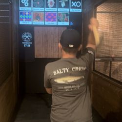 The Axe District - Practice throws