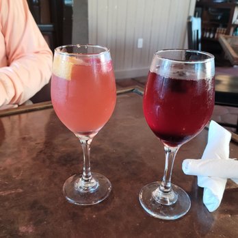 Station 400 - Mimosas. / & blackberry - American Near Me - Sarasota, Florida Station 400 - Mimosas. / & blackberry - American Near Me - Sarasota, Florida
