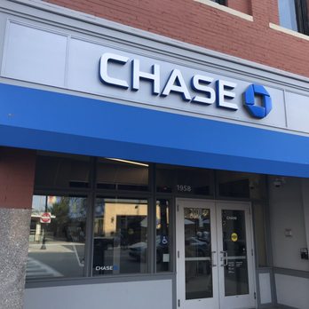 Chase Bank - Outside -- 28 July 2019 - Banks & Credit Unions Near Me - Cleveland, Ohio
