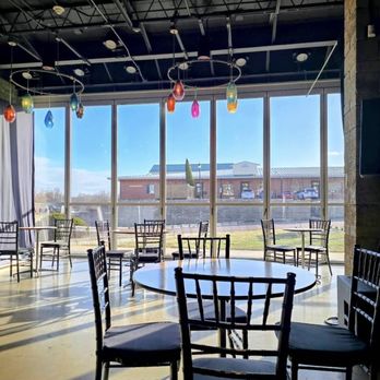 Cafe Santa Rosa - Seating - Coffee & Tea Near Me - Peoria Heights, Illinois