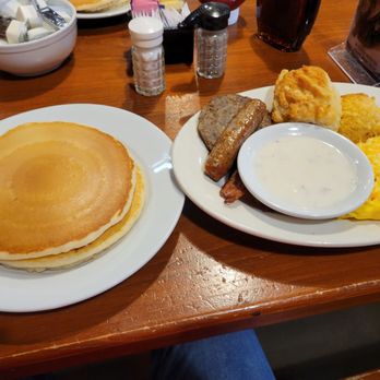 Flapjack's Pancake Cabin - Breakfast & Brunch Near Me - Gatlinburg, Tennessee