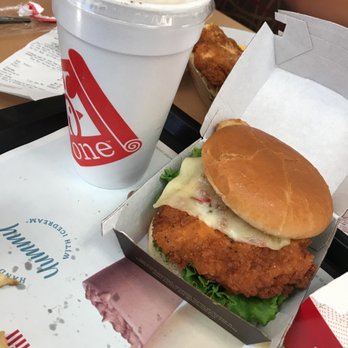 Chick-fil-A - Spicy deluxe with pepper jack cheese - Fast Food Near Me - Murrieta, California