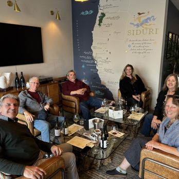 Siduri Wine Bar and Tasting Lounge - Wineries Near Me - Healdsburg, California Siduri Wine Bar and Tasting Lounge - Wineries Near Me - Healdsburg, California