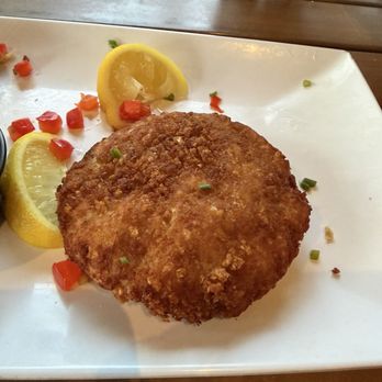 Circles Waterfront at Lands End Marina - Crab Cakes - Seafood Near Me - Apollo Beach, Florida