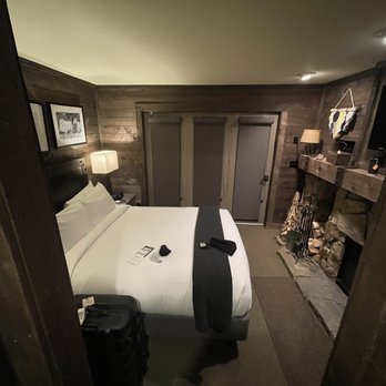 Sundance Mountain Resort - Our bed and fireplace - Ski Resorts Near Me - Sundance, Utah Sundance Mountain Resort - Our bed and fireplace - Ski Resorts Near Me - Sundance, Utah