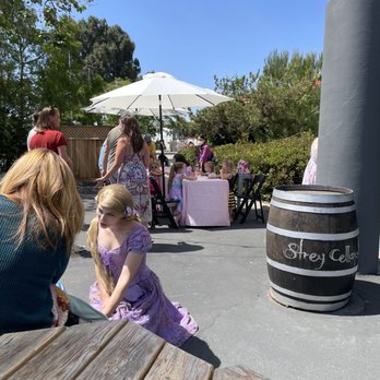 Strey Cellars - Rapunzel meeting children - Wineries Near Me - Oxnard, California Strey Cellars - Rapunzel meeting children - Wineries Near Me - Oxnard, California